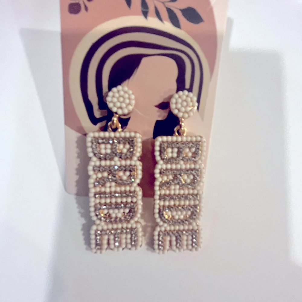 BEIGE SEED BEAD BRIDE EARRINGS